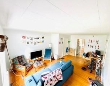 5850 Primrose Avenue - Photo Thumbnail 2