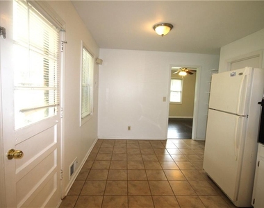 2180 Lynn Drive Sw - Photo Thumbnail 3