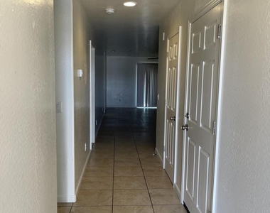 4781 N Lone Cactus Drive - Photo Thumbnail 4