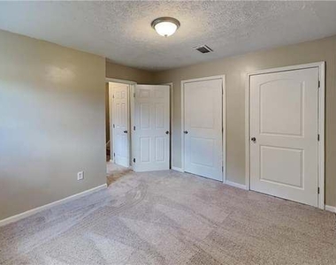 321 Tarragon Way - Photo Thumbnail 11