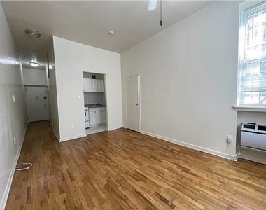 329 East 63rd Street - Photo Thumbnail 1