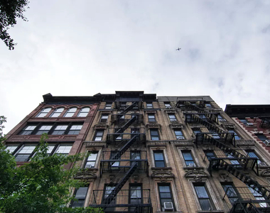 142 Sullivan Street - Photo Thumbnail 4