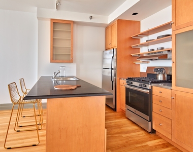 Luxury 2 Bed Brooklyn Heights  - Photo Thumbnail 3