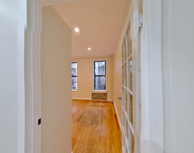 104 Suffolk Street - Photo Thumbnail 3