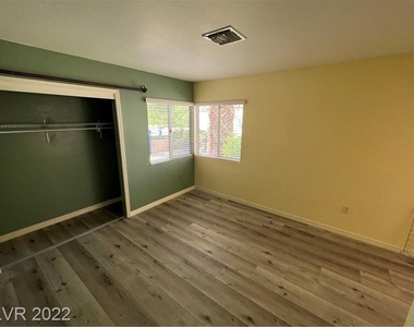 9641 Blue Bell Drive - Photo Thumbnail 9