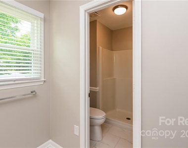 5015 Rivergreen Lane - Photo Thumbnail 6