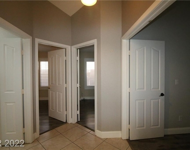 205 Sandpiper Village Way - Photo Thumbnail 11