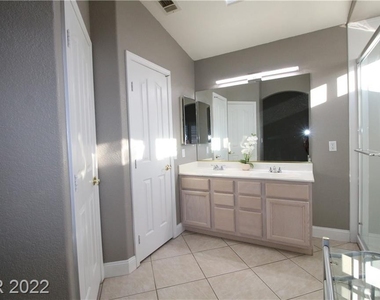 205 Sandpiper Village Way - Photo Thumbnail 17