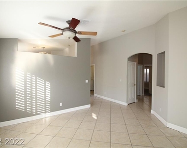 205 Sandpiper Village Way - Photo Thumbnail 9