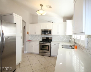 205 Sandpiper Village Way - Photo Thumbnail 0