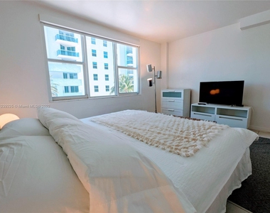 9195 Collins Ave - Photo Thumbnail 27