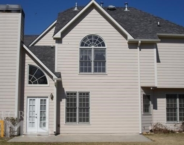 120 Newfield Dr - Photo Thumbnail 9