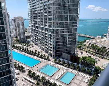 485 Brickell Ave - Photo Thumbnail 2