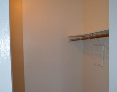 1051 Baywood Drive Apt. C - Photo Thumbnail 10