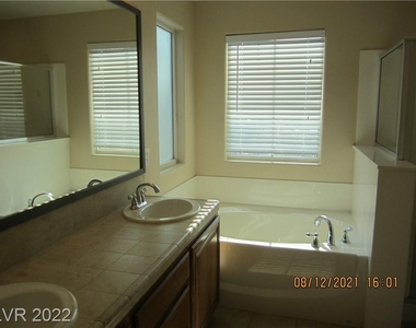 10582 Verona Wood Street - Photo Thumbnail 18