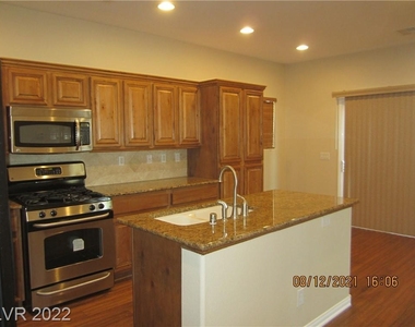 10582 Verona Wood Street - Photo Thumbnail 8