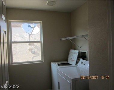 10582 Verona Wood Street - Photo Thumbnail 12