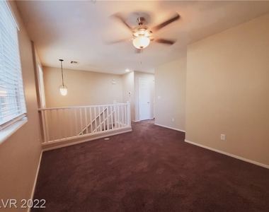 9844 Twilight Walk Avenue - Photo Thumbnail 20