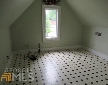 920 Maple Street - Photo Thumbnail 31