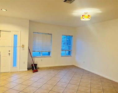 8252 Sw 25th Ct - Photo Thumbnail 15