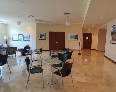 2475 Brickell Ave - Photo Thumbnail 18