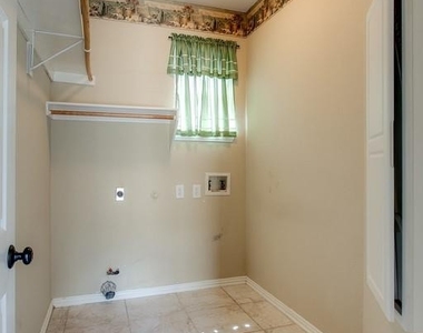 2221 Briary Trace Court - Photo Thumbnail 20