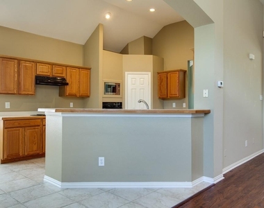 2221 Briary Trace Court - Photo Thumbnail 12