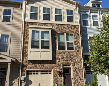 121 Nandina Lane - Photo Thumbnail 0