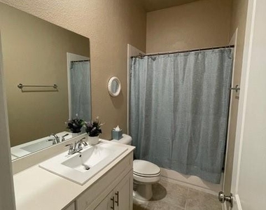 569 Spruce Trail - Photo Thumbnail 14