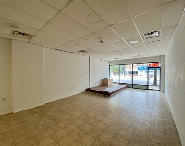 5454 N Broadway Street - Photo Thumbnail 5