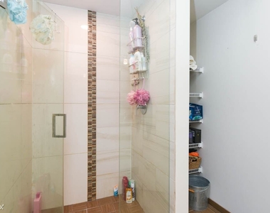 1639 W. Grand, Unit 401 - Photo Thumbnail 16