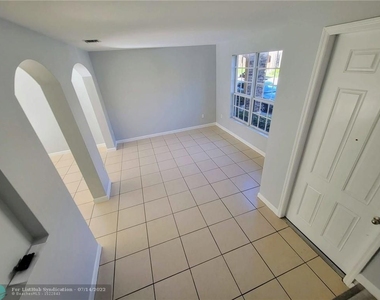 9382 Sw 171st Ave - Photo Thumbnail 10