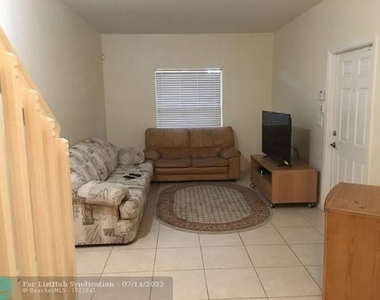 12266 Sw 27th St - Photo Thumbnail 2