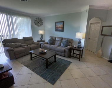 4402 Sw 160th Ave - Photo Thumbnail 1