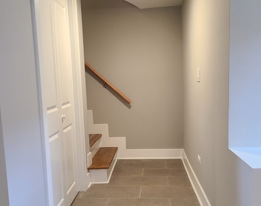 3549 W Berteau Avenue - Photo Thumbnail 4