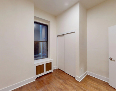 West 92nd St - Photo Thumbnail 5