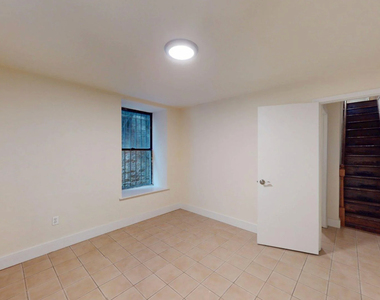 West 92nd St - Photo Thumbnail 7