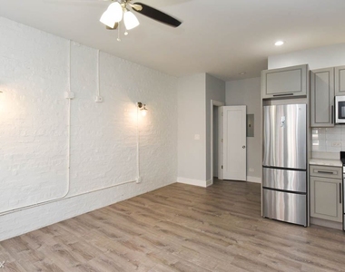 1065 W. Glenlake, Unit 3 - Photo Thumbnail 10