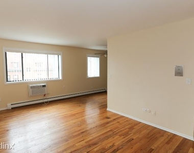 6201 N. Kenmore, Unit 411 - Photo Thumbnail 4