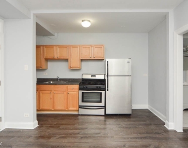 5860 N. Kenmore, Unit 214 - Photo Thumbnail 10