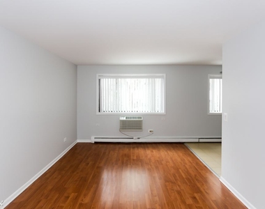 6201 N. Kenmore, Unit 202 - Photo Thumbnail 9