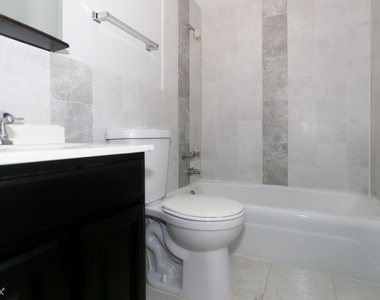 6201 N. Kenmore, Unit 202 - Photo Thumbnail 15