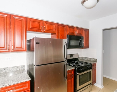 6201 N. Kenmore, Unit 202 - Photo Thumbnail 4