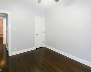 1104 W. Glenlake, Unit 3 - Photo Thumbnail 12