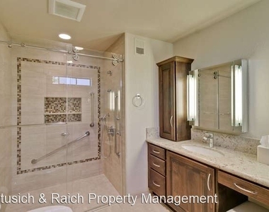 1118 Silver Oak Ct - Photo Thumbnail 12