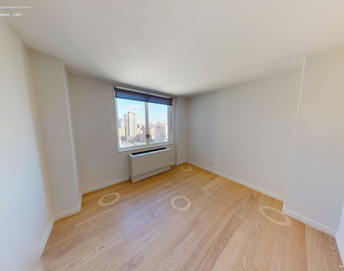 401 East 80th Street - Photo Thumbnail 6