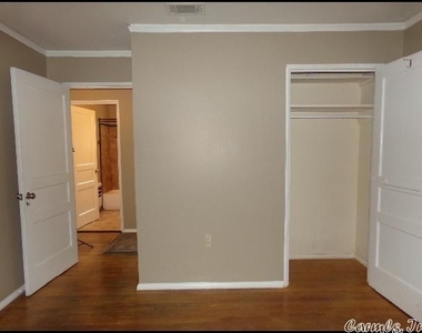 6601 Kavanaugh Place - Photo Thumbnail 14