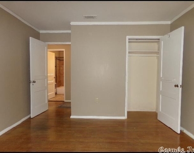 6601 Kavanaugh Place - Photo Thumbnail 17