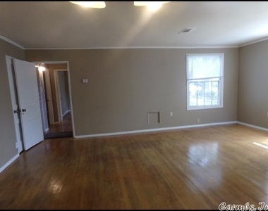 6601 Kavanaugh Place - Photo Thumbnail 2