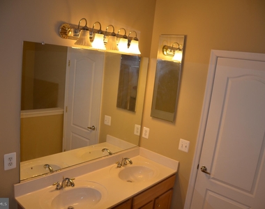 12170 Abington Hall Place - Photo Thumbnail 28